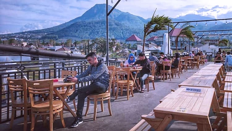 4 Comfortable Cafés in Malang Offer a Low Price of Foods and Drinks
